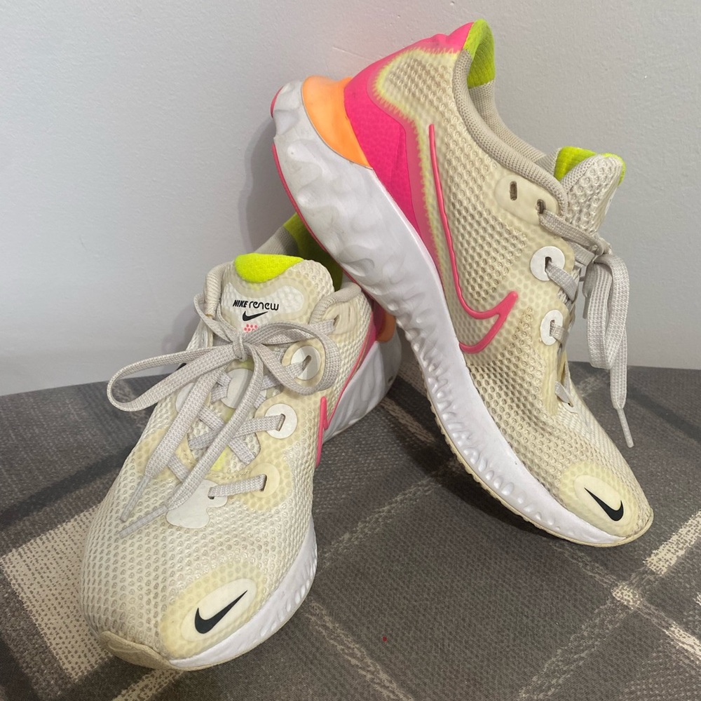 Nike Sneakers - Renew Run